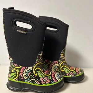 BOGS Kids' Black and Green Patterned Boots
